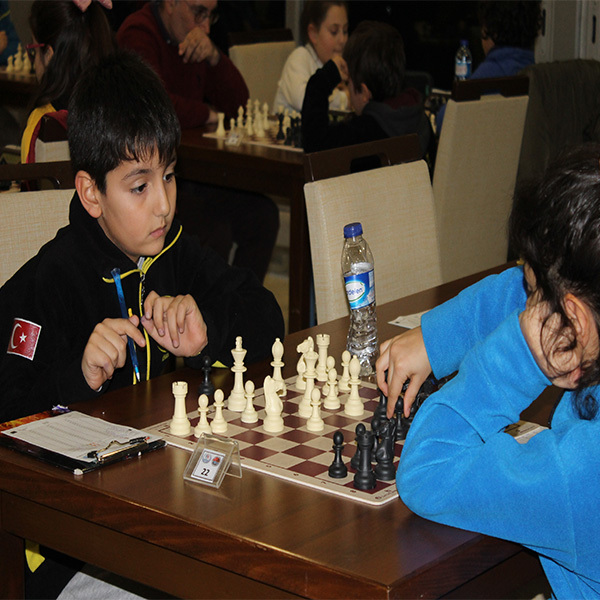 Özdilek Yalova'da Satranç Turnuvası